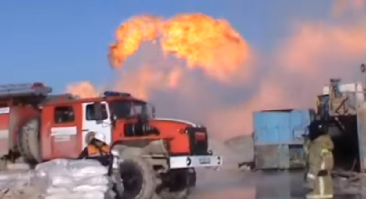 Пожар на месторождении Каламкас не удалось ликвидировать