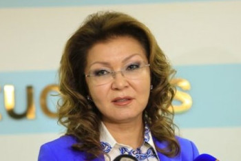 Фотография к новости: Дарига Назарбаева выразила соболезнования семье погибшего полицейского 