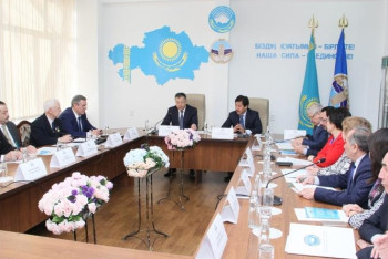 Фотография к новости: Жансеит Туймебаев поставил задачи перед учеными АНК  