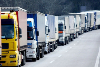 Фотография к новости: На дорогах Казахстана временно ввели ограничения для большегрузов 