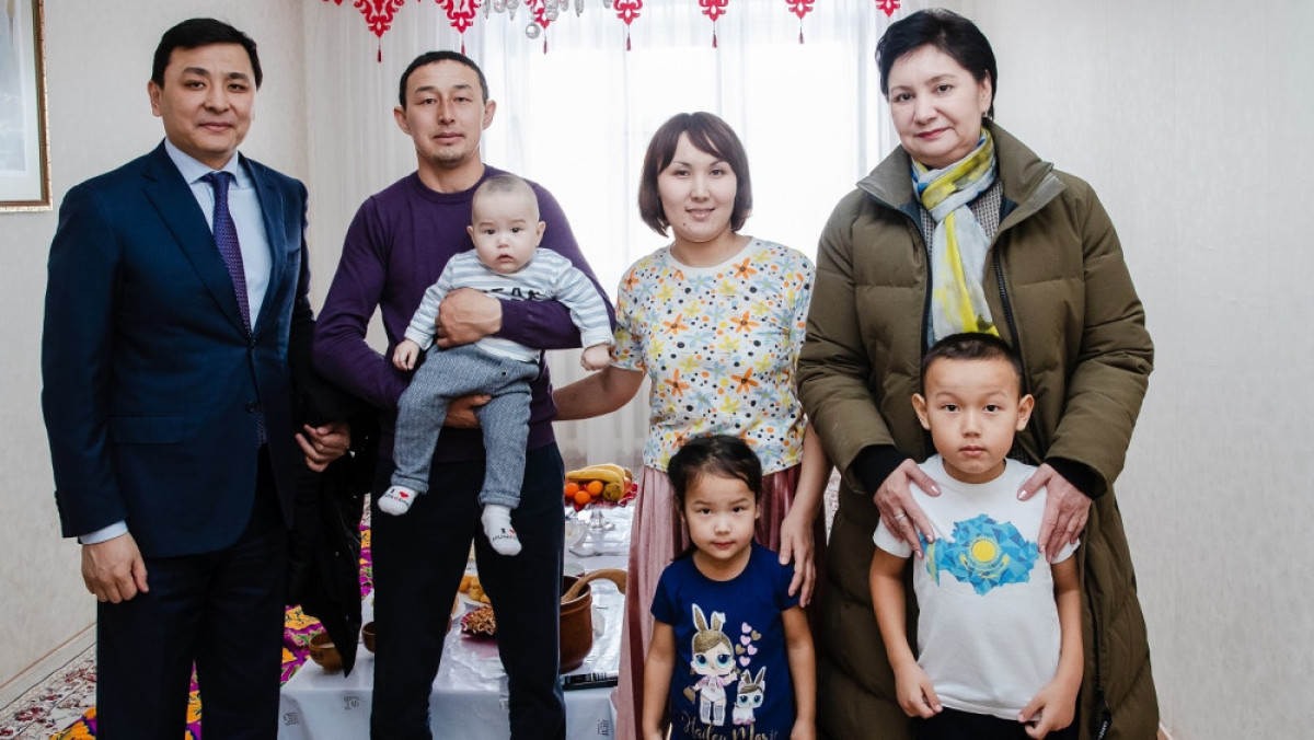 Гульшара Абдыкаликова встретилась с многодетными семьями в Уральске