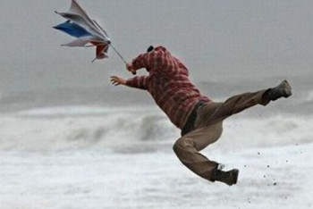 Фотография к новости: Штормовое предупреждение объявлено в ряде регионов Казахстана 