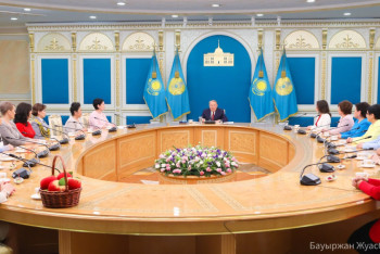 Фотография к новости: Нурсултан Назарбаев посоветовал казахстанским женщинам громче мечтать 