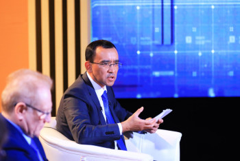 Фотография к новости: Программа "Общество благополучия: 10 целей десятилетия" имеет социальный характер – Маулен Ашимбаев 