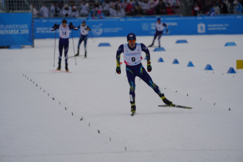 Фотография к новости: Лыжник Асет Дуйсенов завоевал серебряную медаль на Универсиаде в Красноярске
