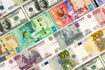 Фотография к новости: Доллар подорожал на 2 тенге