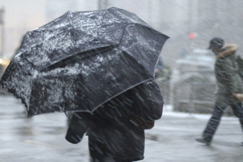 Фотография к новости: Штормовое предупреждение объявлено в ряде регионов Казахстана 