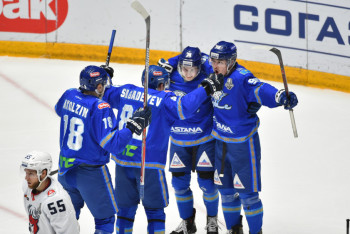 Фотография к новости: "Барыс" отыгрался с 0:4 и победил в овертайме второго матча серии плей-офф КХЛ