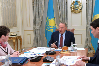 Фотография к новости: Назарбаев поручил Счетному комитету обеспечить контроль за реализацией соцпрограмм 