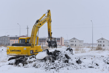 В Астане укрепляют дамбы перед началом паводков