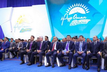 Фотография к новости: В "Нур Отане" призвали активно решать задачи, названные на XVIII съезде партии