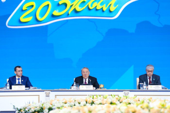 Фотография к новости: Назарбаев: общественные приёмные "Нур Отана" должны стать единым окном помощи для всех