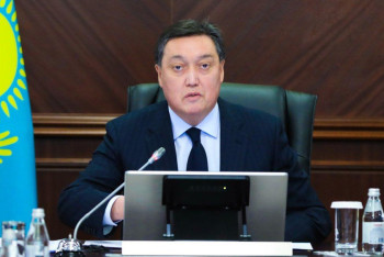 Фотография к новости: Аскар Мамин поставил задачи перед новым Кабмином