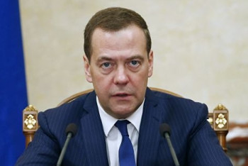 Медведев поздравил Мамина с назначением на пост Премьер-министра РК