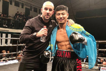 Фотография к новости: Казахстанский боксёр нокаутом выиграл четвертый бой в Лондоне