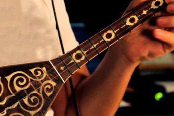 Фотография к новости: Статья Президента вдохновила начинающего композитора сочинить новый кюй