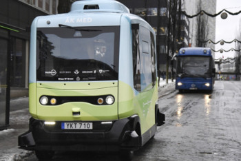 Фотография к новости: Два беспилотных автобуса впервые запустят в Стокгольме в 2020 году 