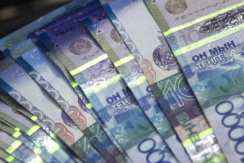 Надписи на тенге теперь будут только на государственном языке 