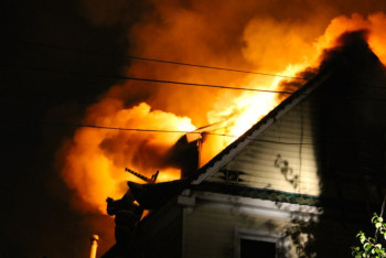 Фотография к новости: 13-летняя девочка спасла двух сестёр из горящего дома в Павлодаре 