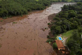 Число погибших из-за прорыва дамбы в Бразилии превысило 170 человек