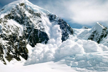 Фотография к новости: Жителей Алматы просят воздержаться от походов в горы из-за схода лавин  