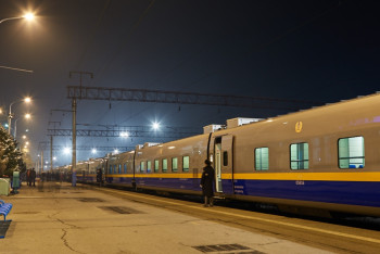 Фотография к новости: В одном казахстанском поезде ежемесячно дается взяток на 3 млн тенге 