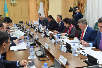 Фотография к новости: КНБ и МВД разошлись во мнении о сроках принятия закона об обязательной сдаче отпечатков пальцев 