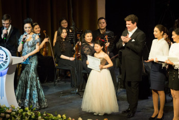 Фотография к новости:  Конкурс с призовым фондом в 60 тыс. долларов среди детей-пианистов пройдет в Астане