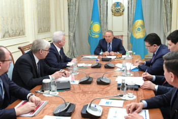 Фотография к новости: Нурсултан Назарбаев обсудил с главой "Лукойла" развитие нефтегазовой отрасли