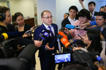 Даурен Абаев готов обсудить с журналистами новые правила аккредитации