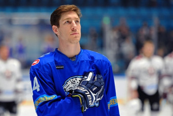 Фотография к новости: Канадский защитник "Барыса" получил гражданство Казахстана 