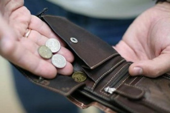 Фотография к новости: Продавать имущество предприятий, задолжавших рабочим зарплату, поручил Сапарбаев