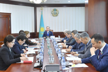 Фотография к новости: Нурлан Нигматулин провёл заседание Бюро Мажилиса