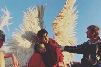 Фотография к новости: Димаш предстал в образе ангела на съемках клипа в Испании