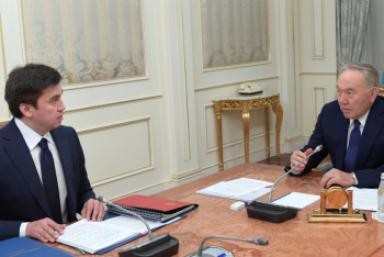 Фотография к новости: Назарбаев принял акима Шымкента 