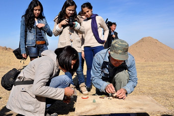 Фотография к новости: Сотрудники музеев будут контролировать экспедиции в борьбе с "чёрной" археологией