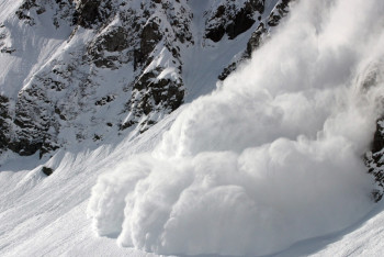 В горах близ Алматы сошли снежные лавины 