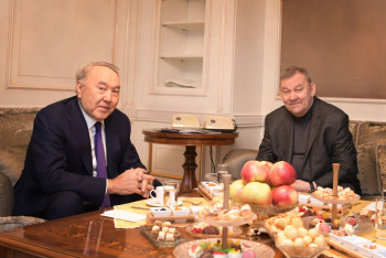 Фотография к новости: Нурсултан Назарбаев посетил премьеру оперы "Евгений Онегин" в Астане