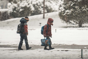 Фотография к новости: В ВКО и Павлодаре из-за морозов отменили занятия