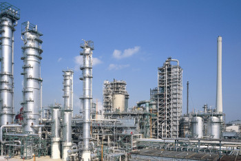 Фотография к новости: Ужесточить контроль за работой НПЗ поручил Бозумбаев