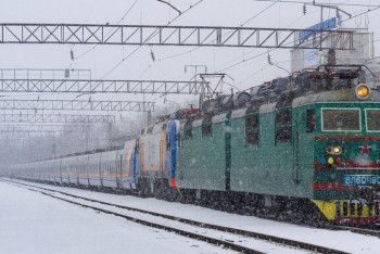 Фотография к новости: Около 3 тысяч железнодорожников Казахстана работают в усиленном режиме из-за непогоды