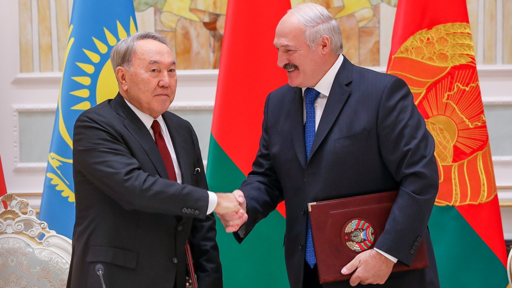 Назарбаев и Лукашенко подписали Договор о социально-экономическом сотрудничестве 