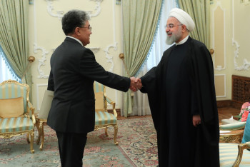 Фотография к новости: Посол Казахстана вручил Президенту Ирана верительные грамоты  