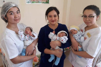 Фотография к новости: В Шымкенте врачи спасли недоношенную тройню