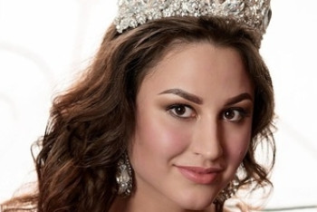 Фотография к новости: Молодая мама из Темиртау вышла в четвертьфинала конкурса "Улыбка Вселенная 2020"