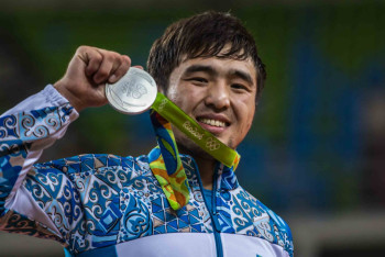 Елдос Сметов и Галбадрах Отгонцэцэг выступят на турнире по дзюдо в Париже