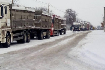 Более 50 авто застряли на трассе Кызылора - Жезказган из-за буранов