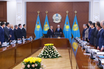 Фотография к новости: Нурсултан Назарбаев открыл расширенное заседание Правительства