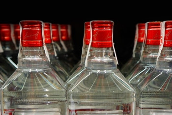 Фотография к новости: Лицензию на хранение и реализацию алкоголя в Казахстане можно получить за один день