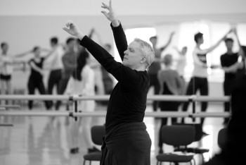 Постановщик балета "Манон" рассказал о работе с казахстанскими артистами